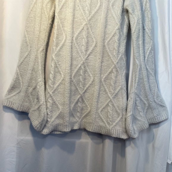 Forever 21 Off-Shoulder Sweater - white - Picture 4 of 7